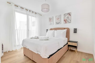 Angenehme Wohnung mit Balkon -6P-Proche...