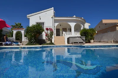 Moderne Villa mit Whirlpool
