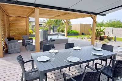 Komfortables Ferienhaus mit Whirlpool in...