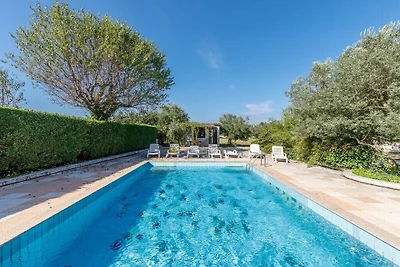 In der Swimmingpool-Villa Brioni 2