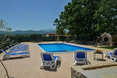 Ferienhaus in Imotski mit Schwimmbecken