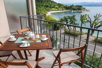 Splendid Beachfront Medveja Apartments - Conf...