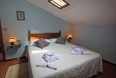 Attraente villa con piscina