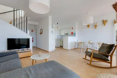 Villa met toegang tot zwembad en uitzicht op...
