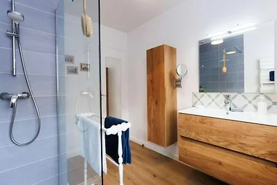 Haus in der Nähe des Wanderwegs GR 34 und der...