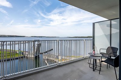 Geräumige Ferienwohnung direkt am Wasser