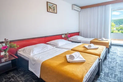 Hotel Issa - Triple Room Sea View