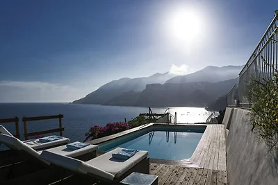Villa in Maiori mit Pool und Meerblick