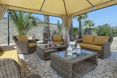 Spiacious Italian villa