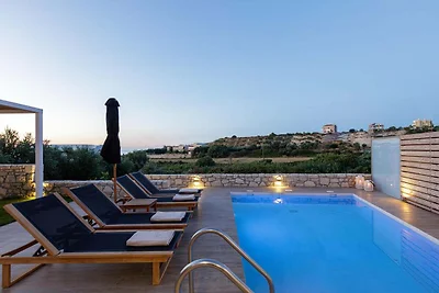 Villa in Sfakaki mit Pool und Strandnähe