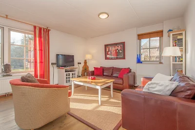Strohgedeckte Villa mit 2 Bädern, 2 km von...
