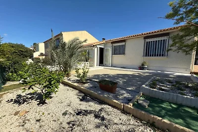 Moderne villa in Vendres met zwembad