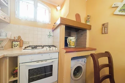Wohnung in einer Villa mit Pool in der Mitte ...