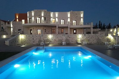 Stunning apartment in Kamilari with swimming...