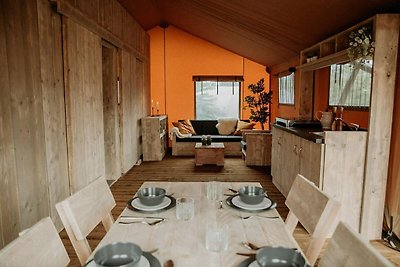 Luxe tent met douche en keuken, op pop-up...