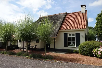 Attraente casa vacanze con pontile