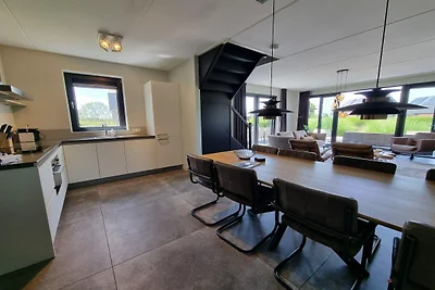 Watervilla in Balk aan het Slotermeer