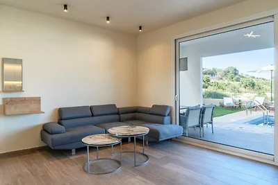 Villa mit 4 Schlafzimmern in Gerani
