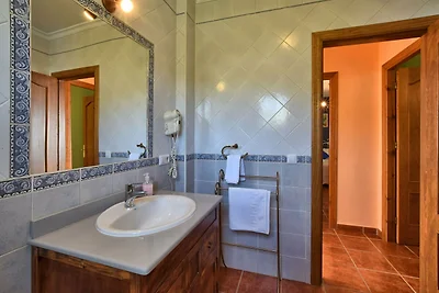 Idyllische Höhlenwohnung mit Terrasse in...