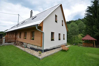 Hütte in Liberec mit Sauna und Skigebiet