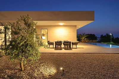 Villa in Tkon mit Schwimmbecken