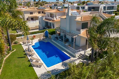 Luxusvilla mit privatem beheiztem Pool
