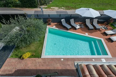 Villa en Krnica con piscina