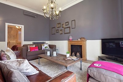 Exclusive apartment for 7 persons in emblemat...