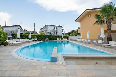 Stunning Villa in Paestum with Shared Swimmin...