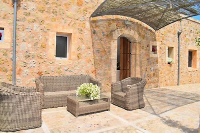 Haus in Maria de la Salut mit Pool