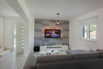 Villa in Krvavica mit Barbecue und Wifi