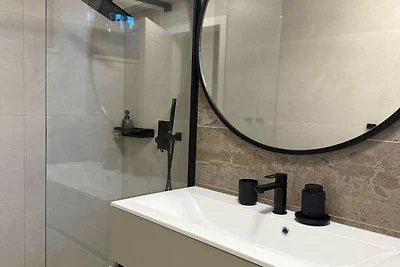 Studio Apartment (The Marina studio) -S6