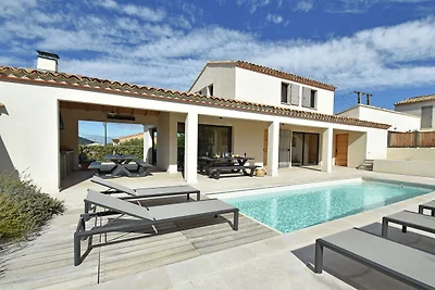 Lussuosa Villa a Malaucčne con piscina...
