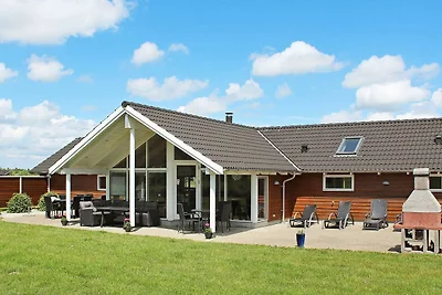 14 Personen Ferienhaus in Idestrup-By Traum