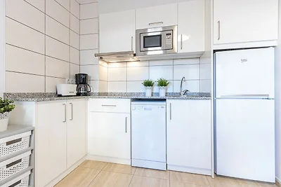 Küstenwohnung im Herzen von Roses