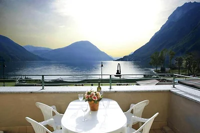 Ferienunterkunft in Porlezza mit Seeblick