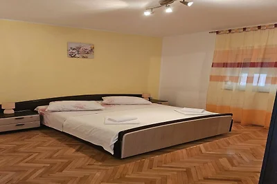 Wohnung in der Küstenstadt Grebastica