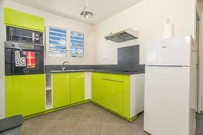 Bungalow met uitzicht op zee en de bergen