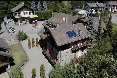 Chalet in der ruhigen Gegend von Antey Saint...