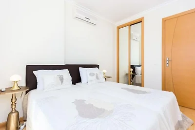 Wohnung bei Meia Praia mit Meerblick