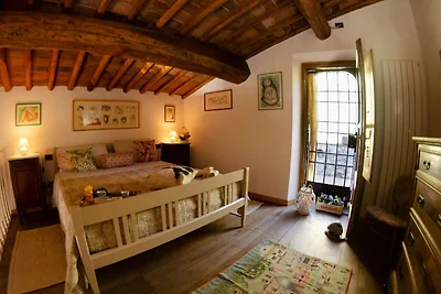 Tipica casa toscana in pietra antica