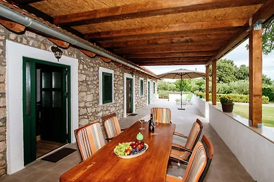 Tranquilla casa vacanze con piscina a Kakma