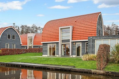 Ferienhaus mit Sauna, direkt am Wasser...