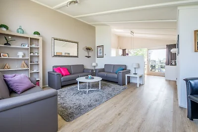 Ferienhaus in Kamperland mit Terrasse