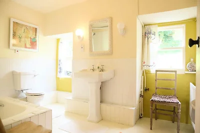 Altes Schulhaus, Clifden