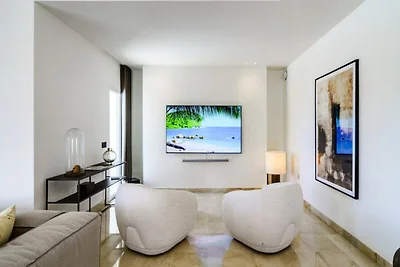 Villa in Nueva Andalucía mit beheiztem Pool