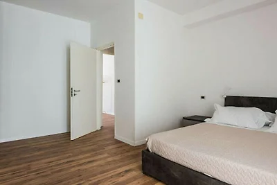 Ibiscus Apartment with Terrace