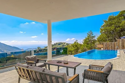 Villa a Kalkan con piscina