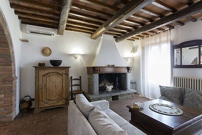 Geräumiges Ferienhaus in Cortona mit Jacuzzi