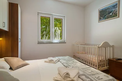 Villa Homeland - Five-Bedroom Home